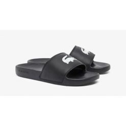Klapki Sportowe Damskie Lacoste Serve Slide. Czarne klapki Lacoste, bez wzorów, z materiału, bez obcasa. Za 155.20 zł.