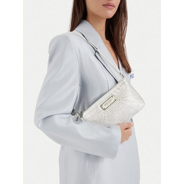 Torebka Nine West. Białe torebki klasyczne Nine West, bez wzorów, bez dodatków. Za 169.99 zł.