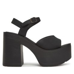 Sandały DeeZee. Czarne sandały DeeZee, bez wzorów, bez obcasa, na słupku, bez zapięcia. Za 149.99 zł.