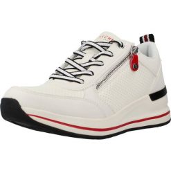 Kapcie SKECHERS BILLION 2 Biały. Białe obuwie domowe Skechers, bez wzorów, bez zapięcia. Za 342.99 zł.