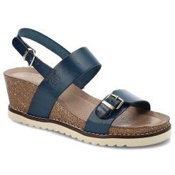 Sandały damskie Yokono, skórzana cholewka z regulowanymi paskami zapięcie na sprzączkę przy kostce, niebieskie, Motril-025. Niebieskie sandały Yokono, bez wzorów, ze skóry, eleganckie, bez obcasa, na koturnie, bez zapięcia. Za 219.00 zł.