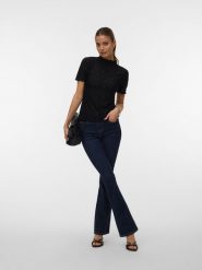 Vero Moda Bluzka w kolorze czarnym rozmiar: XL. Czarne bluzki Vero Moda, xl, bez wzorów, z koronki, bez kołnierzyka, bez ramiączek. Za 52.42 zł.