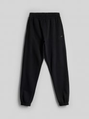 4F Spodnie dresowe joggery damskie - czarne S. Czarne spodnie dresowe 4f, s, bez wzorów, z dresówki. Za 149.99 zł.