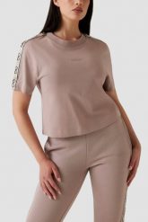 GUESS Różowy bawełniany t-shirt damski z lampasami Britney, Rozmiar L. Czerwone t-shirty Guess, l, z aplikacjami, z bawełny, bez kołnierzyka, bez ramiączek. Za 219.99 zł.