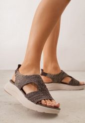 Brązowe Sportowe Sandały na Grubej Podeszwie z Elastyczną Cholewką i Piankową Wkładką Nicthil. Brązowe obuwie sportowe Born2be, na lato, z jeansu, bez zapięcia. Za 109.99 zł.