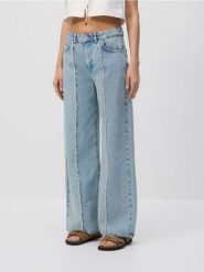 Jeansy straight z przeszyciami - niebieski. Niebieskie jeansy Reserved, bez wzorów. W wyprzedaży za 79.99 zł.