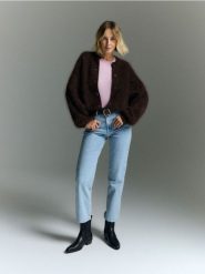 Kardigan z wełną z alpaki - ciemnobrązowy. Brązowe kardigany Reserved, l, bez wzorów, z dzianiny. W wyprzedaży za 299.99 zł.