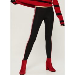 Legginsy z lampasami - Czerwony. Legginsy Sinsay. Za 29.99 zł.