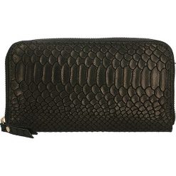 Skórzany portfel w kolorze czarnym - 20 x 11 x 3 cm. Czarne portfele ORE10, bez wzorów, z materiału. W wyprzedaży za 109.95 zł.