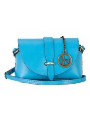 Lia Biassoni Skórzana torebka w kolorze błękitnym - 17 x 12 x 8 cm rozmiar: onesize. Niebieskie torby na ramię Lia Biassoni, bez wzorów, z materiału, na ramię, bez dodatków. Za 189.74 zł.