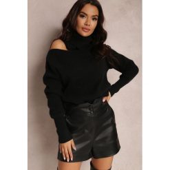 Czarny Golf z Wycięciem Taeroelle. Czarne golfy Renee, bez wzorów, bez ramiączek. Za 139.99 zł.