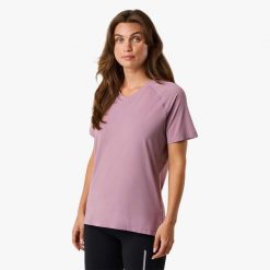 Koszulka → trening → damska → Swedemount → Core Training Tee → szybkoschnąca. Fioletowe bluzki SWEDEMOUNT, bez wzorów, z syntetyku, sportowe, bez kołnierzyka, bez ramiączek. W wyprzedaży za 57.00 zł.