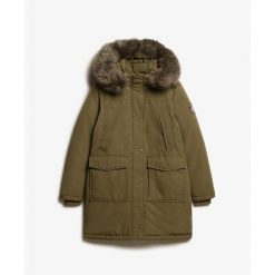 Parka z sztucznego futra damska Superdry Everest. Zielone parki Superdry, bez kaptura. W wyprzedaży za 573.25 zł.