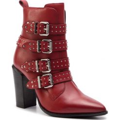 Botki BRONX - 33968-A BX 1217 Red 31. Czerwone botki Bronx, bez wzorów, z materiału, bez obcasa, bez zapięcia. W wyprzedaży za 249.00 zł.