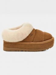 UGG Skórzane kapcie "Tazzlita" w kolorze jasnobrązowym rozmiar: 38. Brązowe obuwie domowe UGG, bez wzorów, ze skóry, bez zapięcia. Za 435.87 zł.