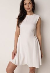 Biała Elegancka Sukienka Bez Rękawów Zdobiona Przypinkami w Talii Rhaegina. Białe sukienki Born2be, na co dzień, m, z aplikacjami, eleganckie, bez kołnierzyka, bez ramiączek, mini, proste. Za 169.99 zł.