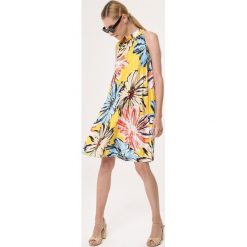 Żółta Sukienka Pebbly Beach. Żółte sukienki Born2be, na lato, m, bez wzorów, z materiału, bez kołnierzyka, bez ramiączek, oversize. Za 69.99 zł.