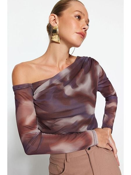 Trendyol Koszulka w kolorze bordowym rozmiar: M. Czerwone bluzki Trendyol, m, bez wzorów, bez kołnierzyka, bez ramiączek. Za 48.39 zł.