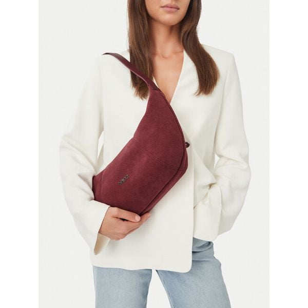 Torebka MEXX. Czerwone torebki klasyczne Mexx, bez wzorów, bez dodatków. Za 149.99 zł.