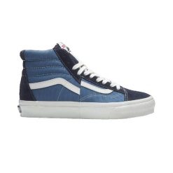 Buty Vans Clash The Wall LX z niebieskiego zamszu. Niebieskie trampki Vans, bez wzorów, ze skóry, bez zapięcia. W wyprzedaży za 496.70 zł.