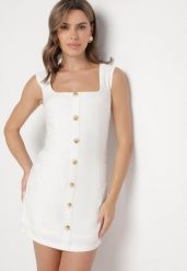 Biała Wiskozowa Sukienka z Lnem Taliowana z Ozdobnymi Guzikami i Kwadratowym Dekoltem Ivelzemis. Białe sukienki Born2be, na co dzień, l, bez wzorów, z wiskozy, eleganckie, bez kołnierzyka, bez ramiączek, mini. Za 139.99 zł.