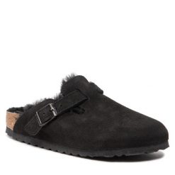 Kapcie Birkenstock. Czarne obuwie domowe Birkenstock, bez wzorów, bez zapięcia. Za 809.99 zł.