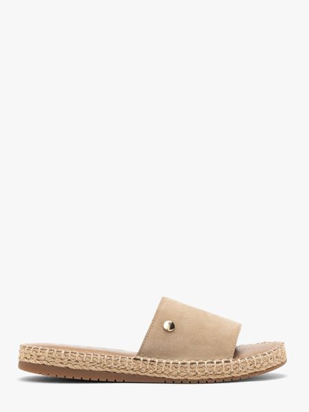 Beżowe klapki damskie. Brązowe klapki Ryłko, bez wzorów, ze skóry, bez obcasa, na płaskiej podeszwie. W wyprzedaży za 199.99 zł.