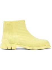 Camper Botki w kolorze żółtym rozmiar: 36. Żółte botki Camper, bez wzorów, bez obcasa, bez zapięcia. Za 260.99 zł.