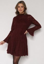 Bordowa Koronkowa Sukienka z Wiązaniem Półgolfem i Falbankami Alnefera. Czerwone sukienki Born2be, s, bez wzorów, z koronki, klasyczne, bez kołnierzyka, bez ramiączek, mini. Za 179.99 zł.