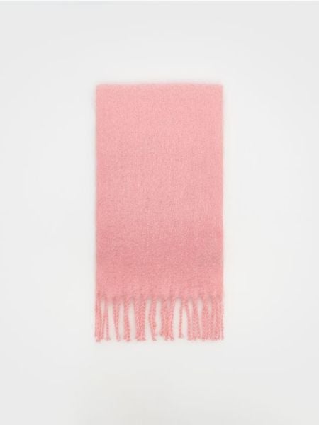 Szalik z frędzlami - różowy. Czerwone szaliki Reserved, bez wzorów. W wyprzedaży za 59.99 zł.