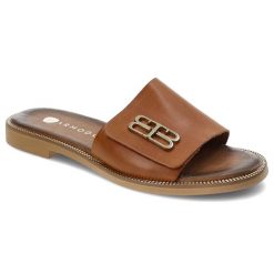 Brązowe Klapki Armodo Modne Obuwie Damskie. Brązowe klapki Armodo, bez wzorów, ze skóry, bez obcasa. Za 299.00 zł.