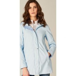 Przeciwdeszczowa parka z kapturem - Niebieski. Kurtki sportowe marki Mohito. W wyprzedaży za 129.99 zł.