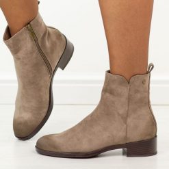 Khaki płaskie botki damskie Potocki 12843. Brązowe botki POTOCKI, na jesień, bez wzorów, z dzianiny, z okrągłym noskiem, bez obcasa, na płaskiej podeszwie, bez zapięcia. Za 219.00 zł.