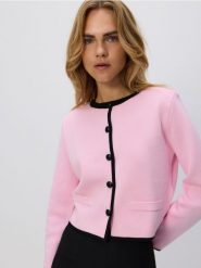 Kardigan z kontrastową lamówką - pastelowy róż. Czerwone kardigany Reserved, l, bez wzorów, z dzianiny. Za 139.99 zł.