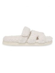 Steve Madden Klapki w kolorze białym rozmiar: 37. Białe klapki Steve Madden, bez wzorów, z otwartym noskiem, bez obcasa. Za 224.52 zł.