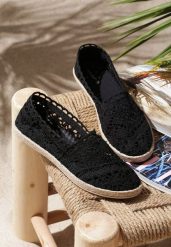 Czarne Ażurowe Espadryle na Podeszwie z Plecionki Satisfyingly. Czarne espadryle Born2be, w ażurowe wzory, z materiału, bez obcasa, bez zapięcia. Za 49.99 zł.