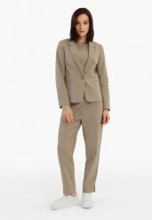 Spodnie z prostą nogawką R-SAMI. Czarne spodnie materiałowe Volcano, na co dzień, s, bez wzorów, z bawełny, krótkie. Za 169.99 zł.