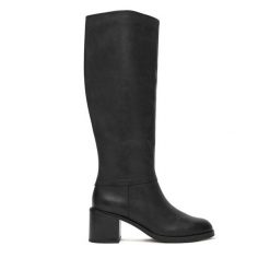 Kozaki Clarks. Czarne kozaki Clarks, bez obcasa, na słupku, bez zapięcia. Za 879.99 zł.