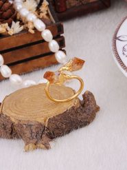 Pierres delicates Pozłacany pierścionek z cytrynami rozmiar: onesize. Pomarańczowe pierścionki Pierres delicates, z cytrynem, pozłacane. Za 21.99 zł.