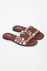 Klapki damskie skórzane Dovere MAX MARA BEACHWEAR. Klapki Max Mara Beachwear, bez wzorów, bez obcasa. Za 979.00 zł.
