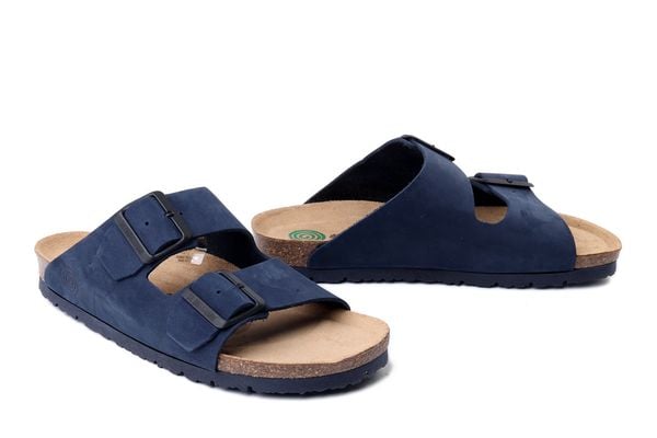 DR. BRINKMANN 701007-05 blau, klapki damskie. Niebieskie klapki Dr. Brinkmann, bez wzorów, ze skóry, bez obcasa. Za 289.90 zł.