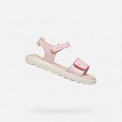 Sandały GEOX J SANDAL PUFFYPOP Rose. Czerwone sandały Geox, bez wzorów, z syntetyku, bez obcasa, bez zapięcia. Za 208.99 zł.
