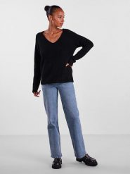 Pieces Sweter w kolorze czarnym rozmiar: S. Czarne swetry Pieces, s, bez wzorów, z wełny, bez ramiączek. Za 70.41 zł.