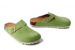 DR. BRINKMANN 600154-71 hellgrun, klapki damskie. Zielone klapki Dr. Brinkmann, bez wzorów, ze skóry, bez obcasa. Za 284.90 zł.