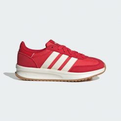 Buty Run 70s 2.0. Białe trekkingi Adidas, z materiału, do biegania. W wyprzedaży za 155.35 zł.