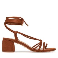 Sandały DeeZee. Brązowe sandały DeeZee, bez wzorów, bez obcasa, na słupku, bez zapięcia. Za 129.99 zł.