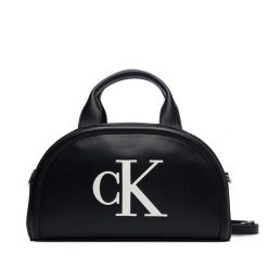 Torebka Calvin Klein. Czarne torebki klasyczne Calvin Klein, bez wzorów, bez dodatków. Za 409.99 zł.