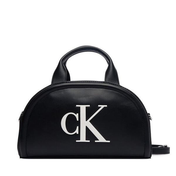 Torebka Calvin Klein. Czarne torebki klasyczne Calvin Klein, bez wzorów, bez dodatków. Za 409.99 zł.