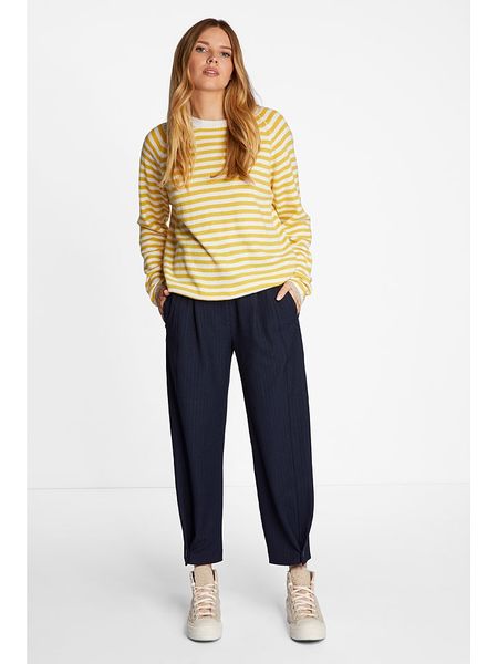 Rich & Royal Spodnie w kolorze granatowym rozmiar: 34. Niebieskie spodnie materiałowe Rich & Royal, na co dzień, bez wzorów, z materiału, z podwyższonym stanem. Za 144.24 zł.