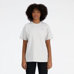 Koszulka damska New Balance WT41501AHH – szara. Szare bluzki New Balance, s, bez wzorów, z materiału, eleganckie, bez kołnierzyka, bez ramiączek. Za 169.99 zł.